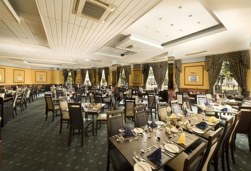 בית מלון כפרי The Caledonian Torbay