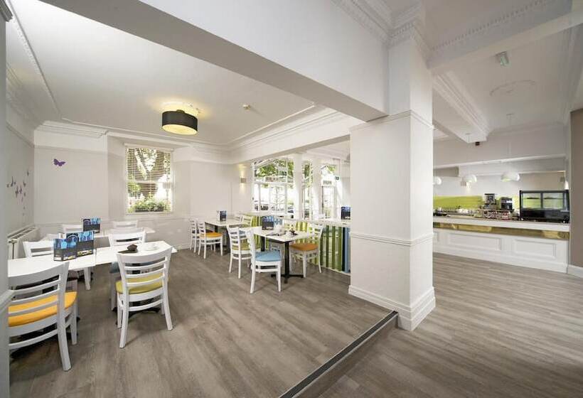 בית מלון כפרי The Caledonian Torbay