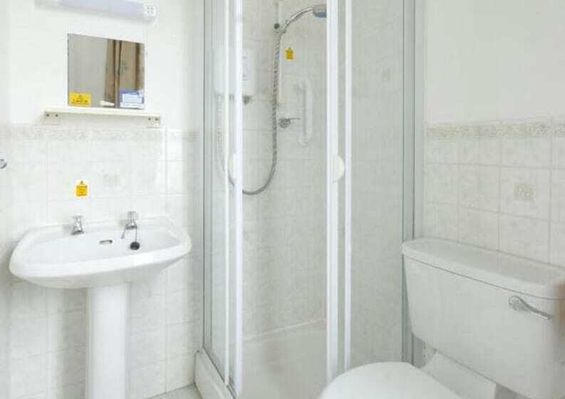 Отель The Caledonian Torbay