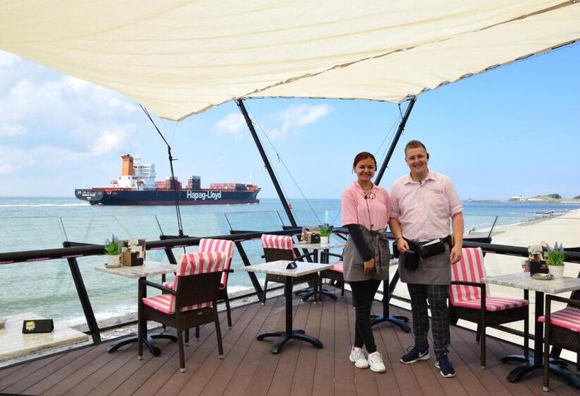 فندق Beachfront Boutique