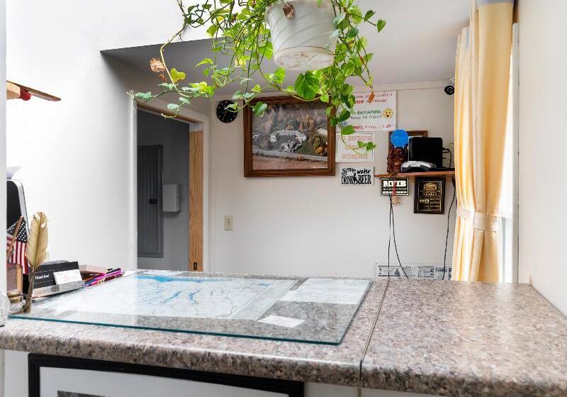 מוטל OYO Starlite Seneca Falls