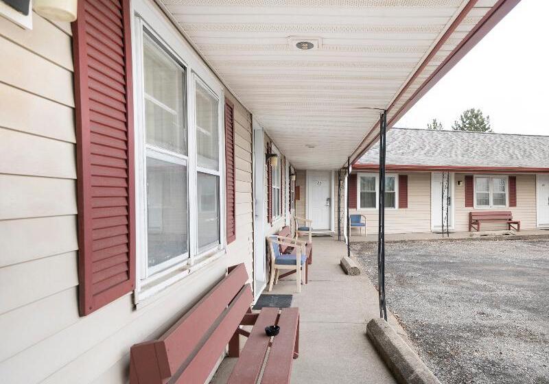 מוטל OYO Starlite Seneca Falls