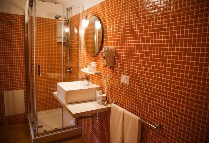 إقامة Agriturismo Podere S. Croce