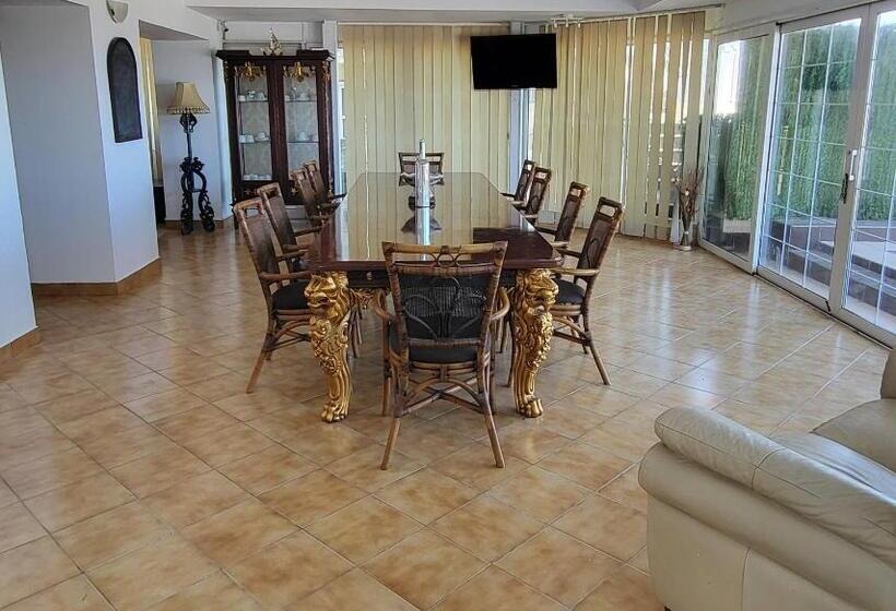 استراحتگاه La Perla Bianca Residence