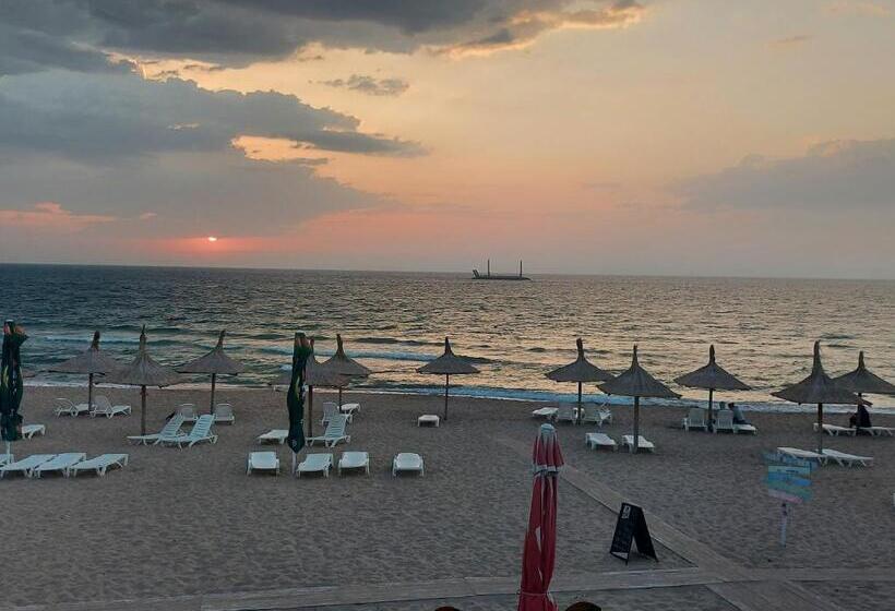 استراحتگاه La Perla Bianca Residence