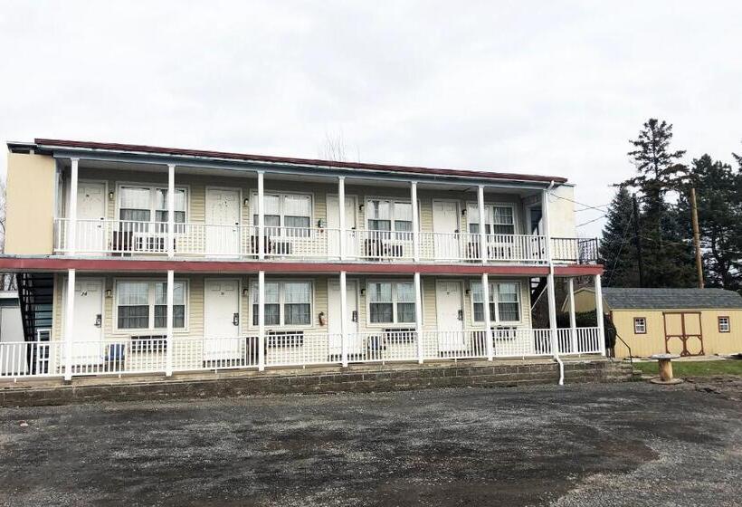 מוטל OYO Starlite Seneca Falls