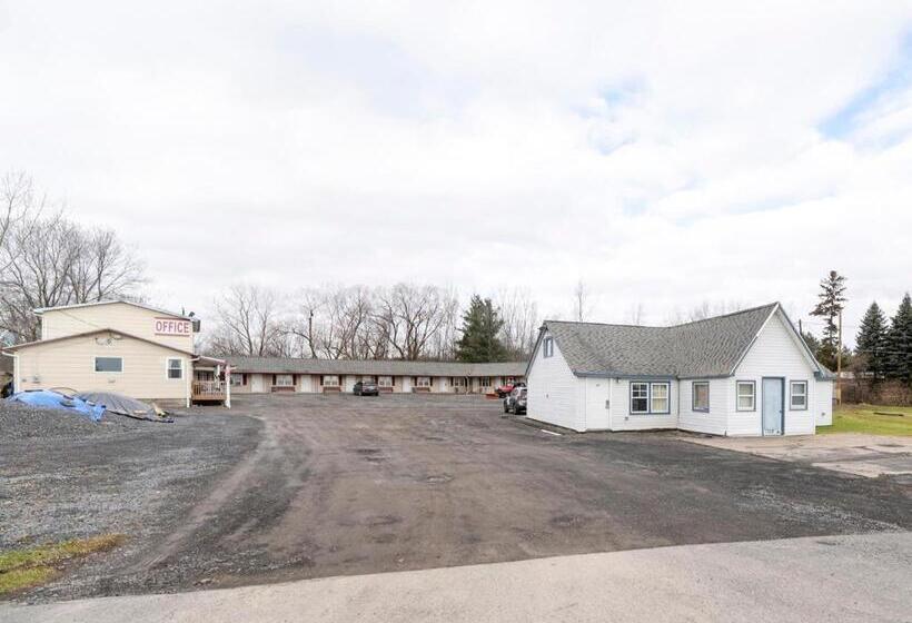 מוטל OYO Starlite Seneca Falls