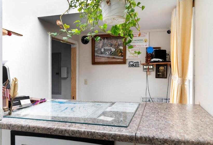 מוטל OYO Starlite Seneca Falls