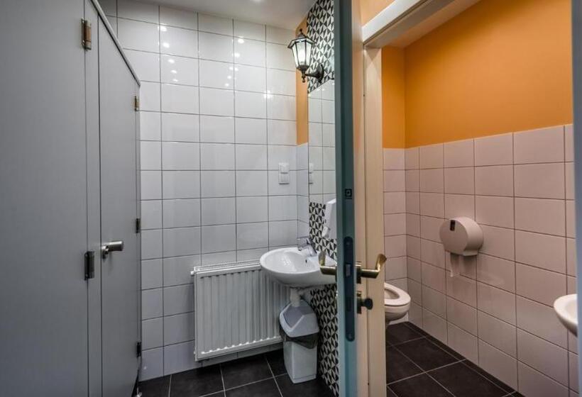 The Little Havana Party Hostel