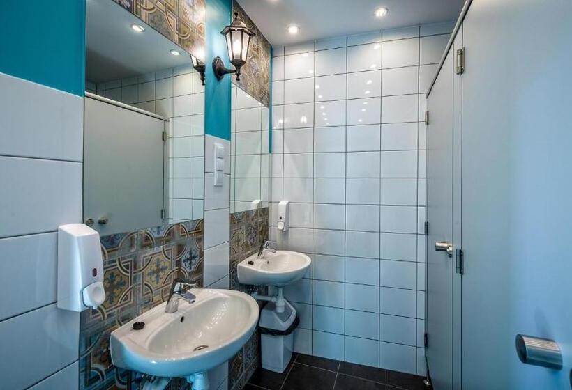 The Little Havana Party Hostel