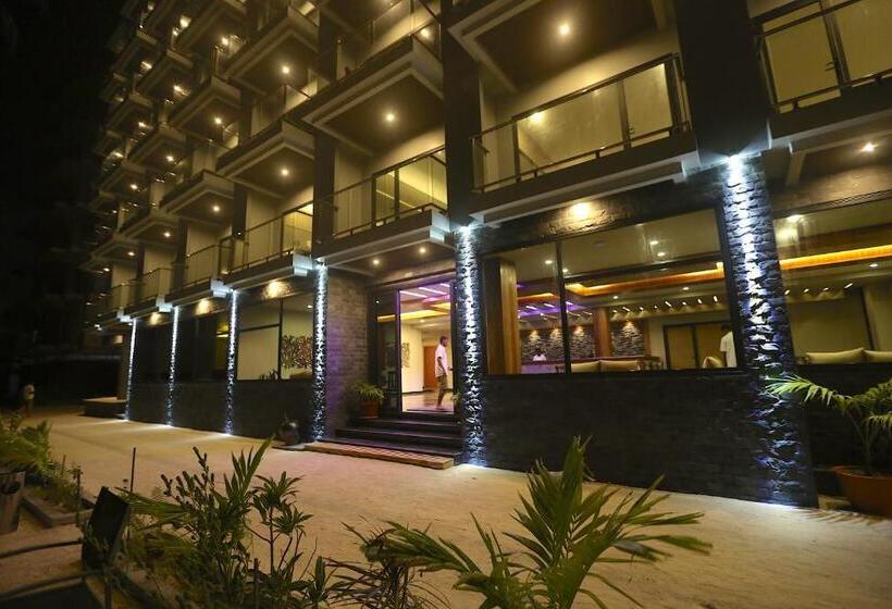 هتل Kaani Grand Seaview
