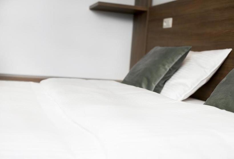 فندق Antwerp Inn