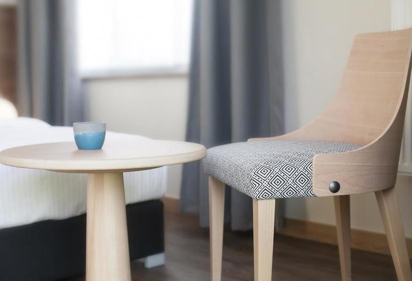 فندق Antwerp Inn