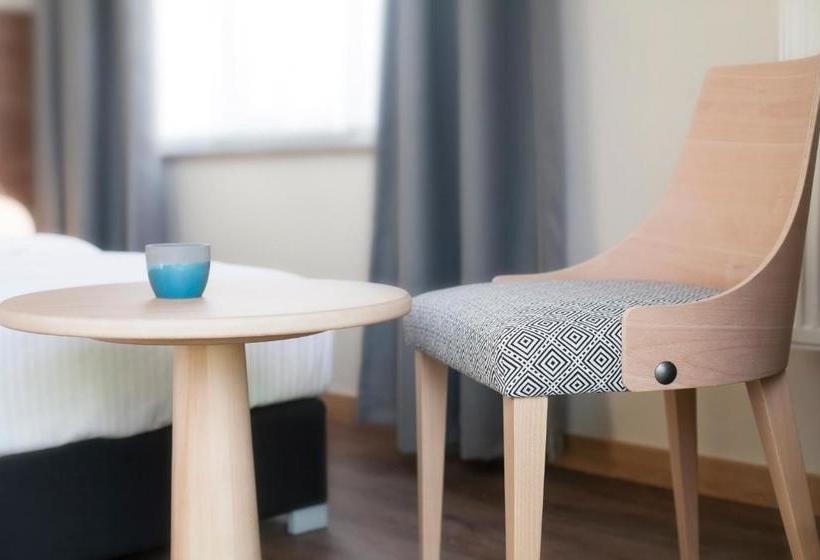 فندق Antwerp Inn