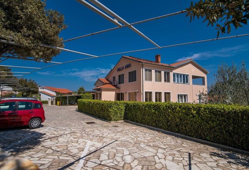 تختخواب و صبحانه Villa Ana