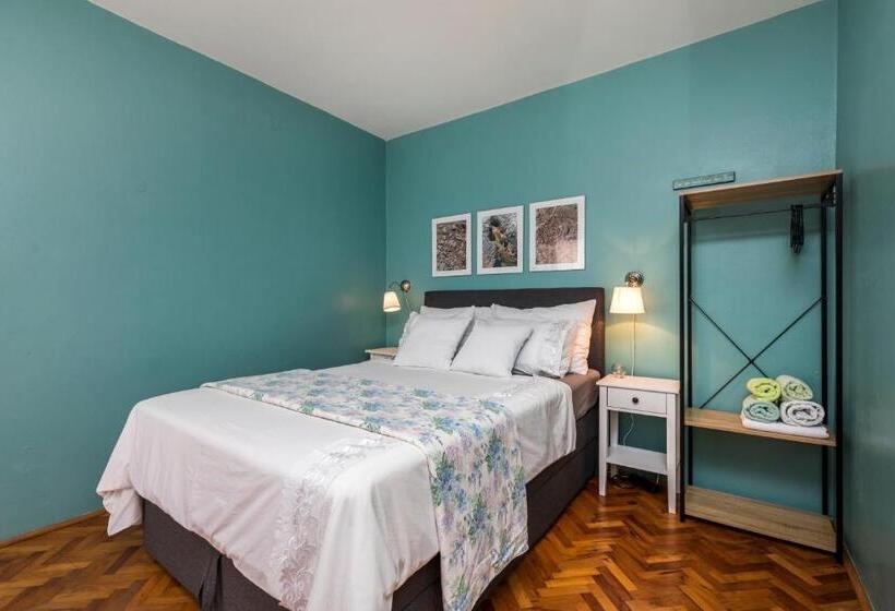 Bed and Breakfast Alaburic Rooms & Apartment