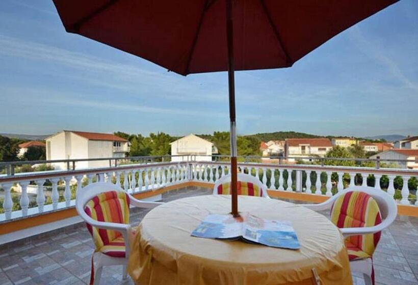 مبيت وإفطار Villa Daniela