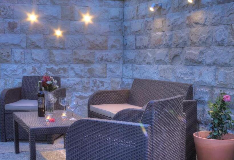 Gina Bed & Breakfast