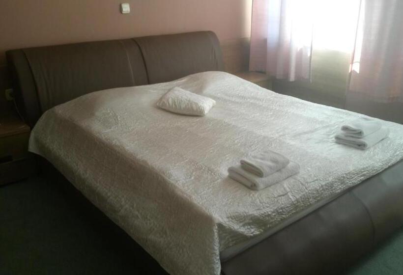 בית מלון כפרי Admiral Vinkovci