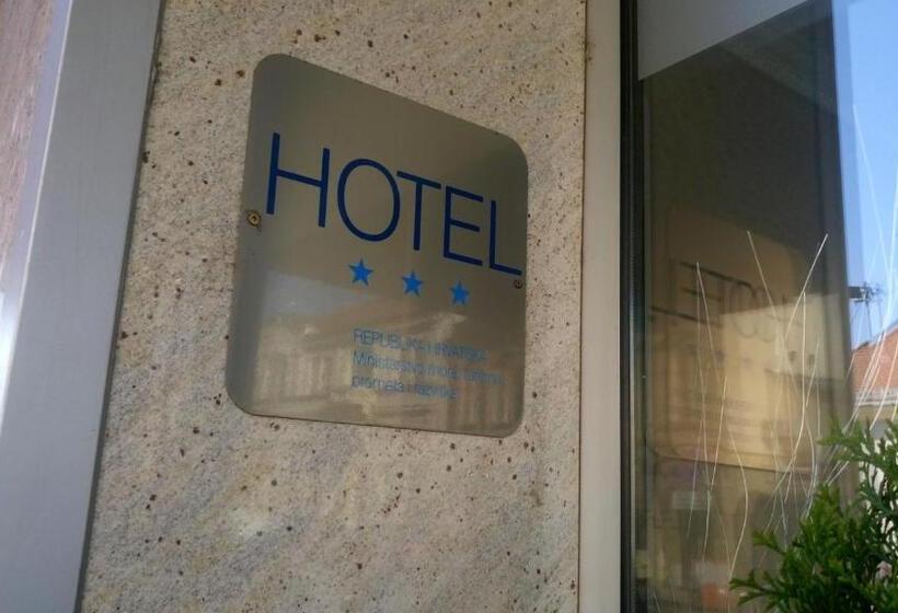 בית מלון כפרי Admiral Vinkovci