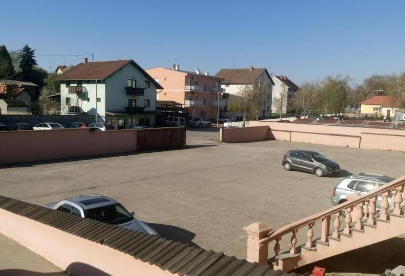 בית מלון כפרי Admiral Vinkovci