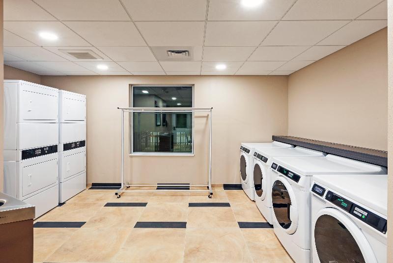 فندق Candlewood Suites Lenexa   Overland Park Area By Ihg