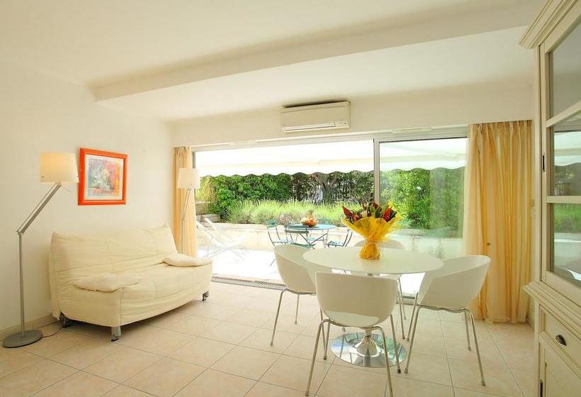 בית מלון כפרי Cannes Bay