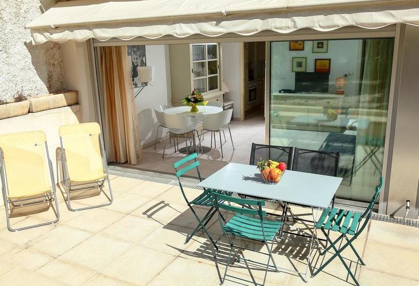 Отель Cannes Bay