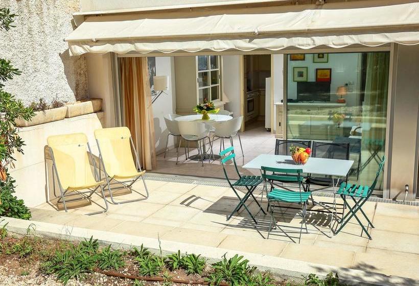 Отель Cannes Bay