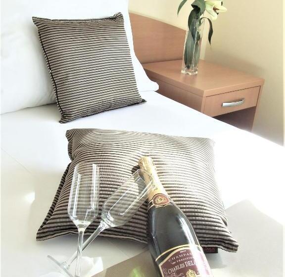 ホテル Central Slavonski Brod