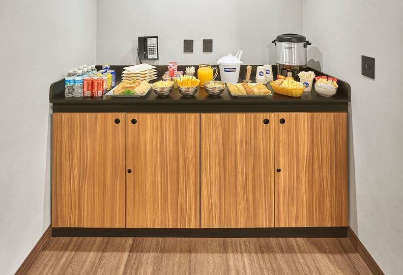 فندق City Express By Marriott Tampico Altamira