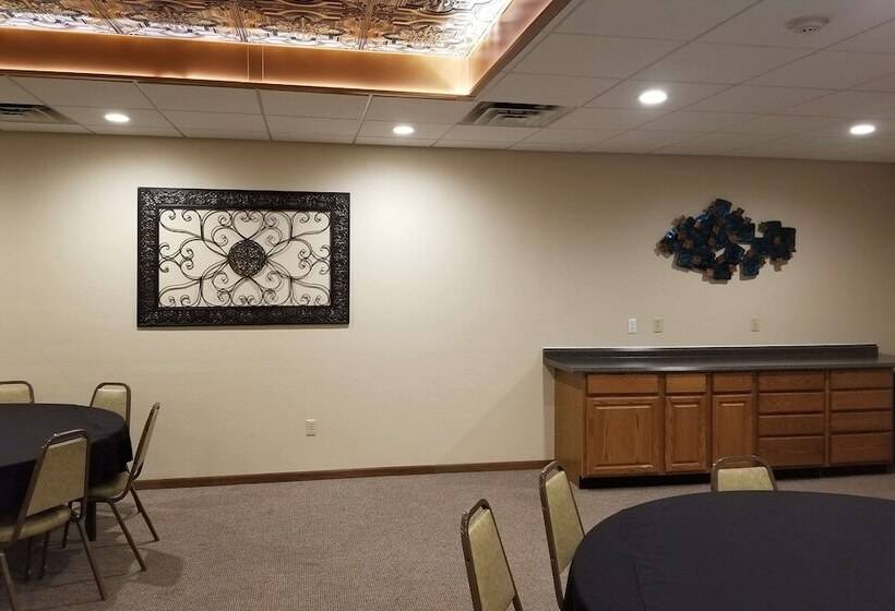 בית מלון כפרי Econo Lodge   Valley City