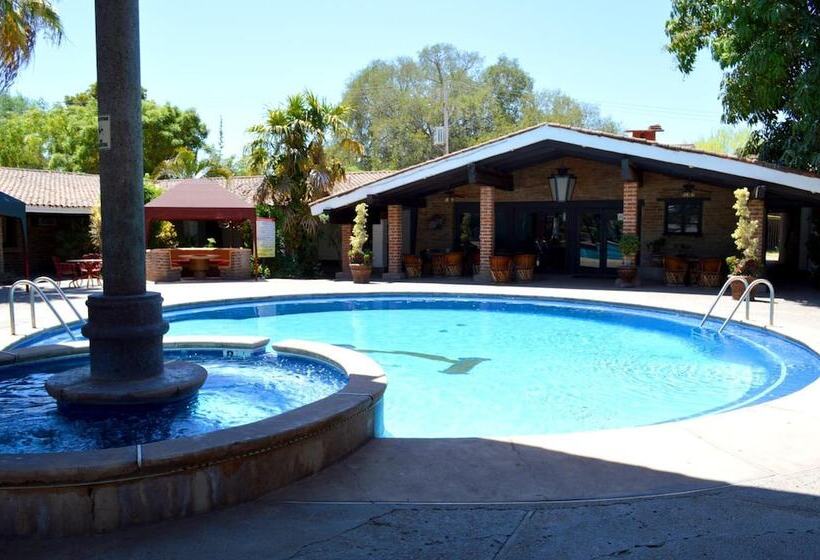 בית מלון כפרי El Rancho