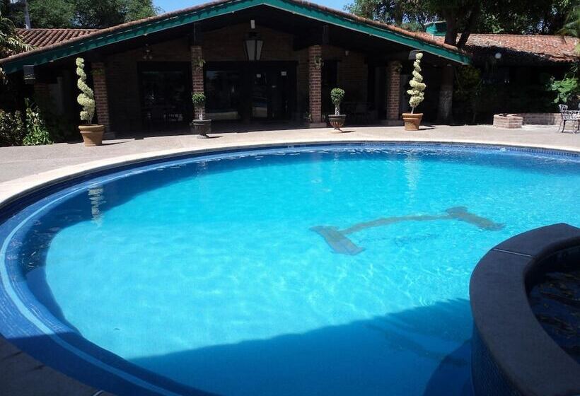 בית מלון כפרי El Rancho