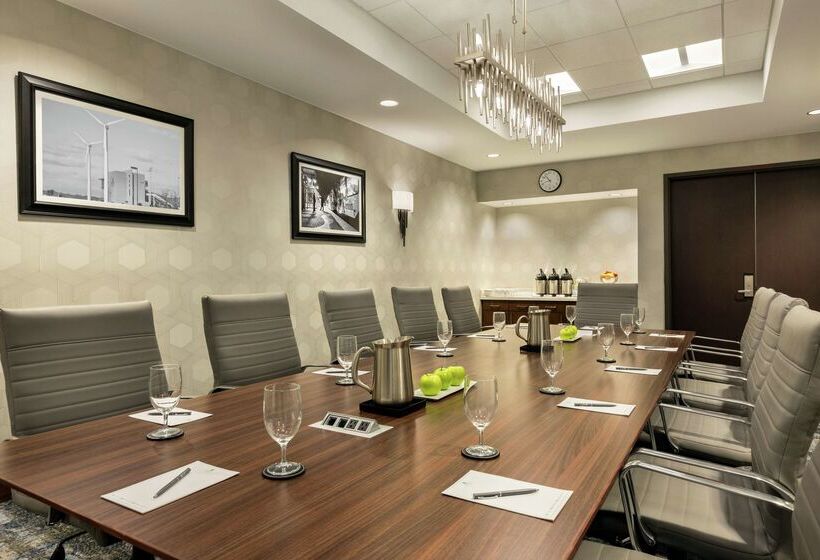 ホテル Embassy Suites By Hilton Denton Convention Center