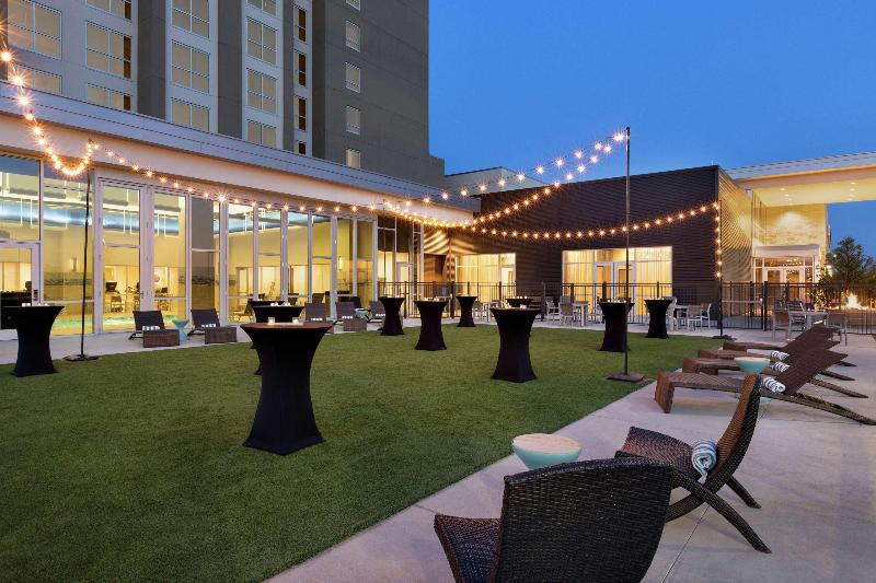 ホテル Embassy Suites By Hilton Denton Convention Center
