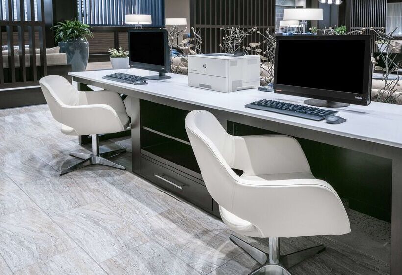 فندق Embassy Suites By Hilton College Station, Tx