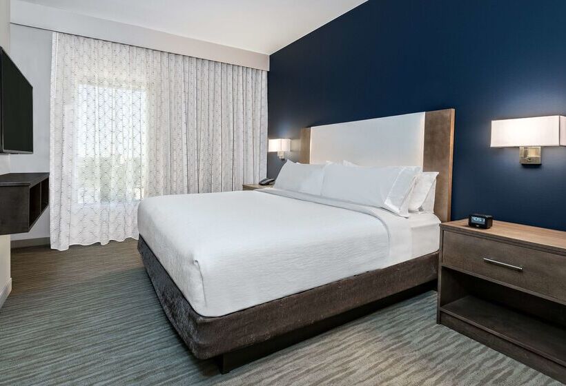 فندق Embassy Suites By Hilton College Station, Tx
