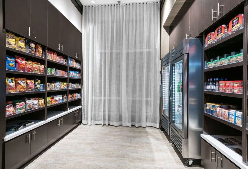 فندق Embassy Suites By Hilton College Station, Tx