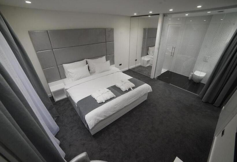 ホテル Forty Two Block A