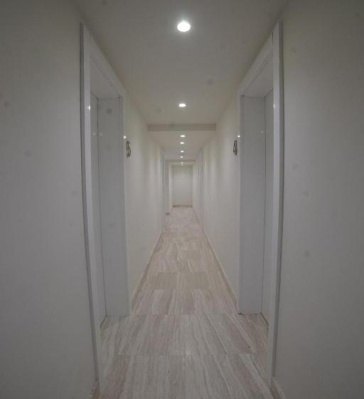 ホテル Forty Two Block A