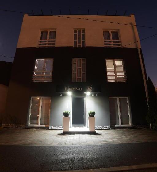 ホテル Forty Two Block A