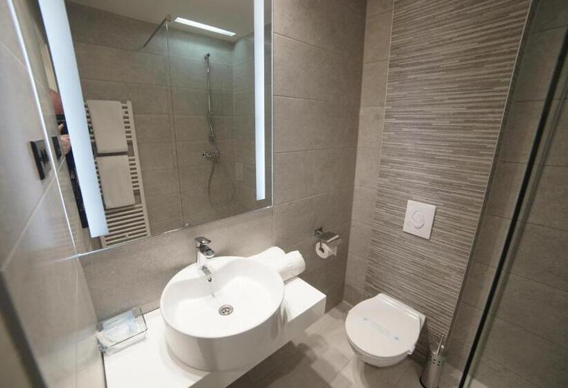 ホテル Forty Two Block A