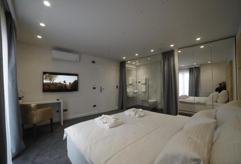 ホテル Forty Two Block A