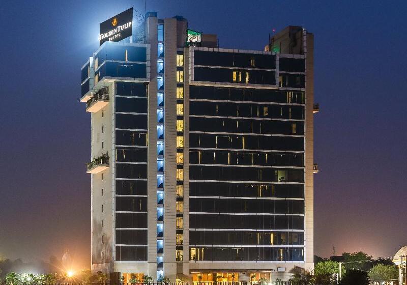 בית מלון כפרי Golden Tulip Suites Gurgaon