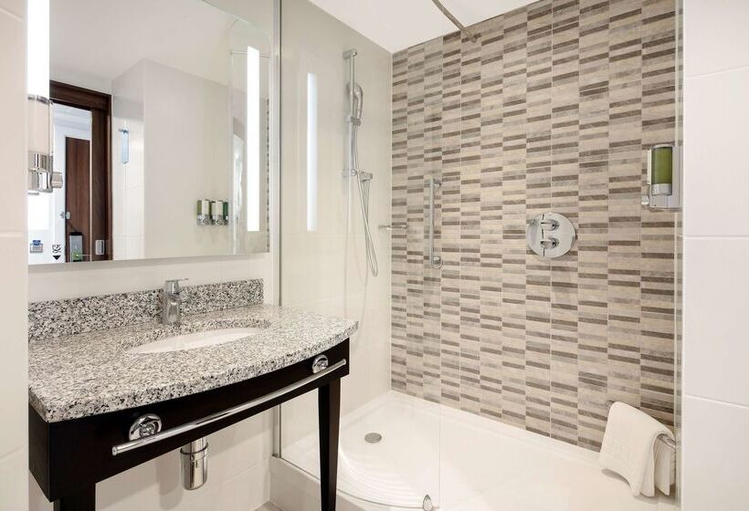 Отель Hampton By Hilton London Stansted Airport