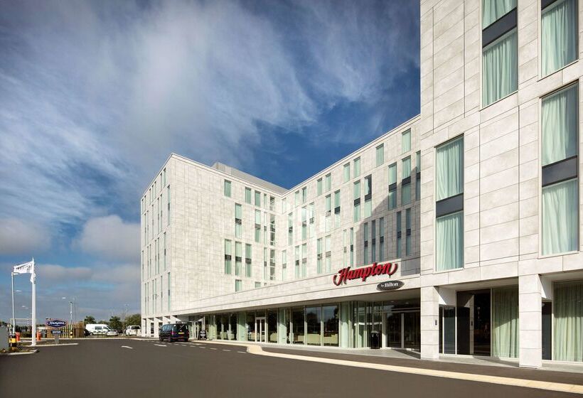 Отель Hampton By Hilton London Stansted Airport