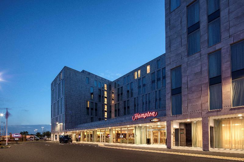 Отель Hampton By Hilton London Stansted Airport