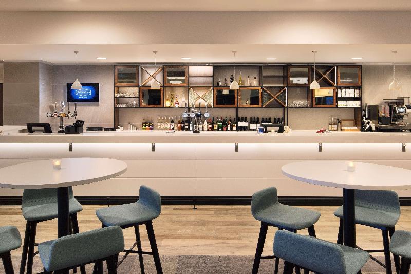 Отель Hampton By Hilton London Stansted Airport