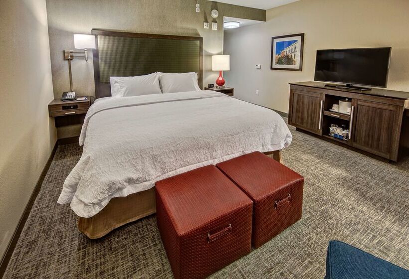 Отель Hampton Inn & Suites Franklin Berry Farms